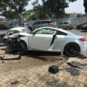 Chuyên phục hồi xe tai nạn nặng